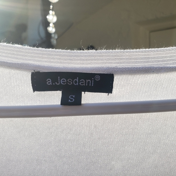 New long line white  Button-down cardigan sweater S - Picture 2 of 3